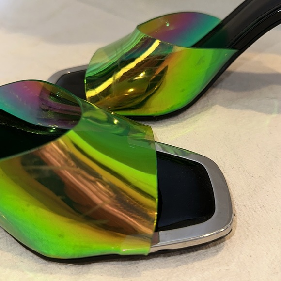 DKNY Open Toe Pump Heel Sandal - Picture 4 of 4